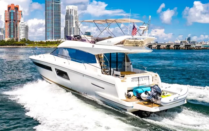 52' Prestige - Yate para Alquilar en Miami, Florida