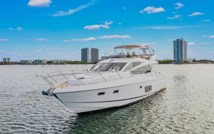 70' SunSeeker - Yate para Alquilar en Miami, Florida