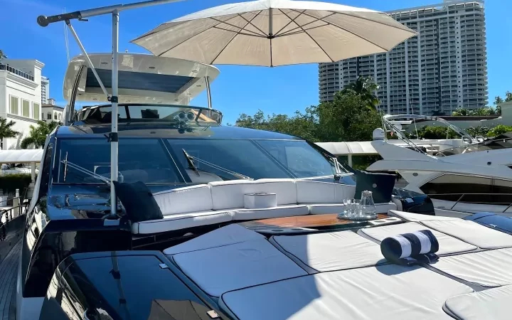 90' SunSeeker - Yate para Alquilar en Miami, Florida