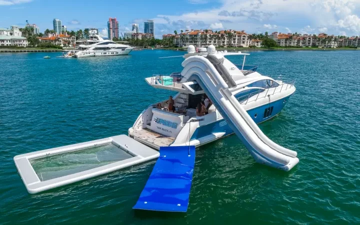 62' Azimut - Yate para Alquilar en Miami, Florida